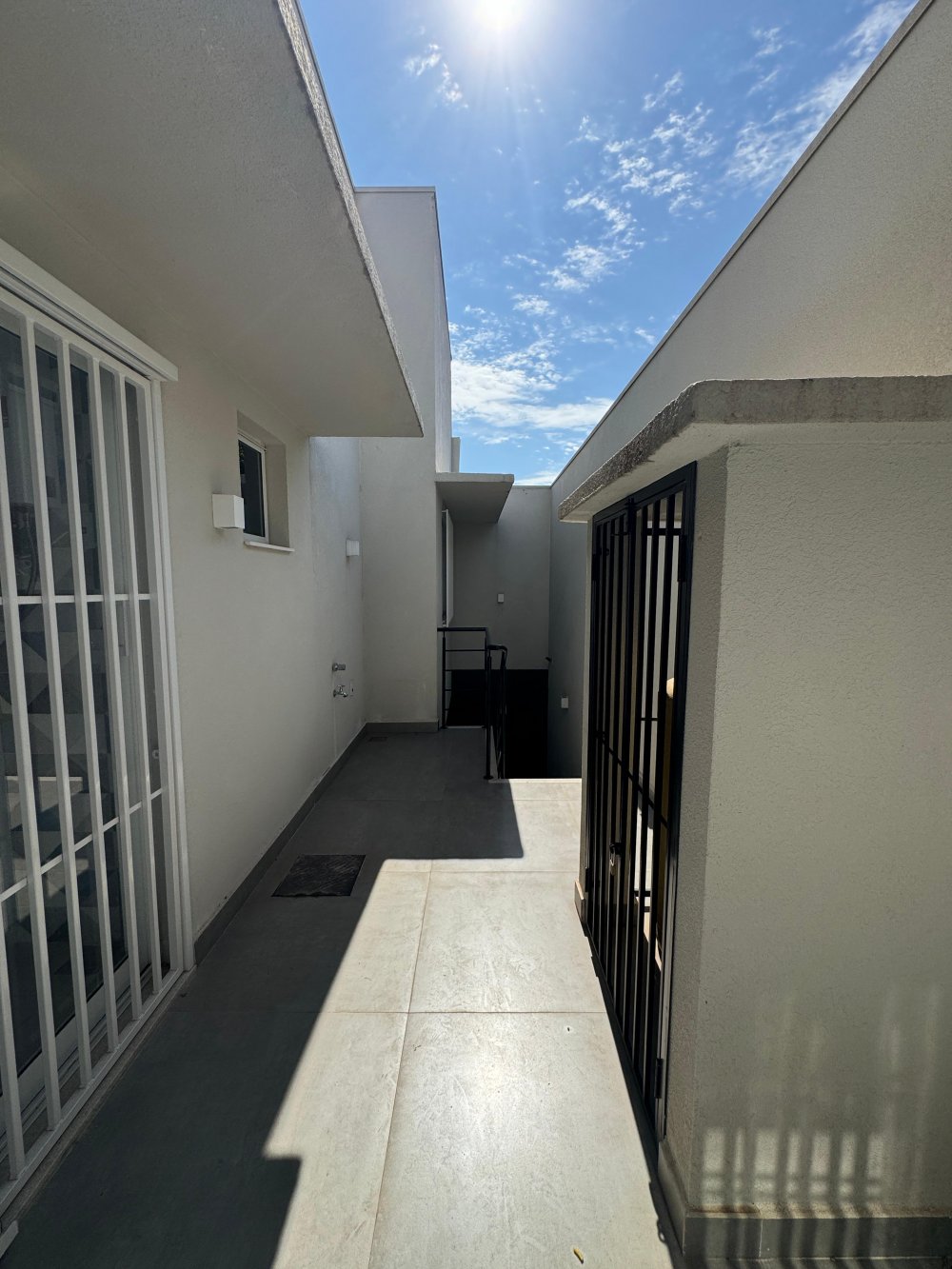 ACESSO INTERNO (�REA DE SERVI�O)