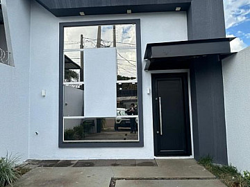 Casa t�rrea semi mobiliada no Santa Felicidade em Cascavel.