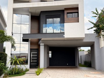 Sobrado em Condomínio