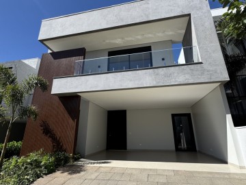 Sobrado em Condomínio